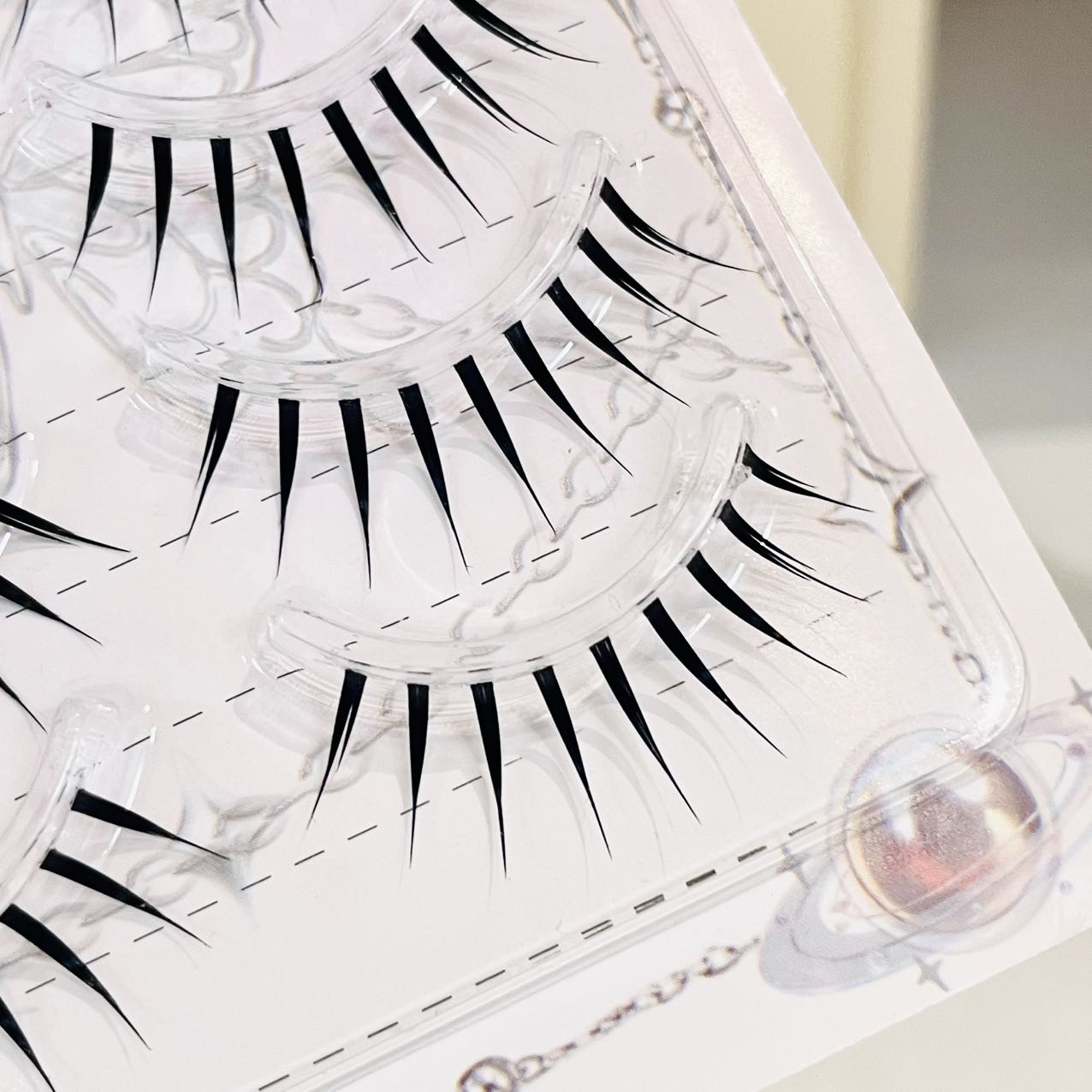ドゥドゥーティアン ウェットルック スパイキー フルストリッ - Anime Cosplay Lashes のレビューと価格